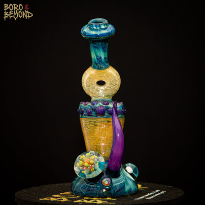 Donut Neck Hourglass w/ Purple Horn